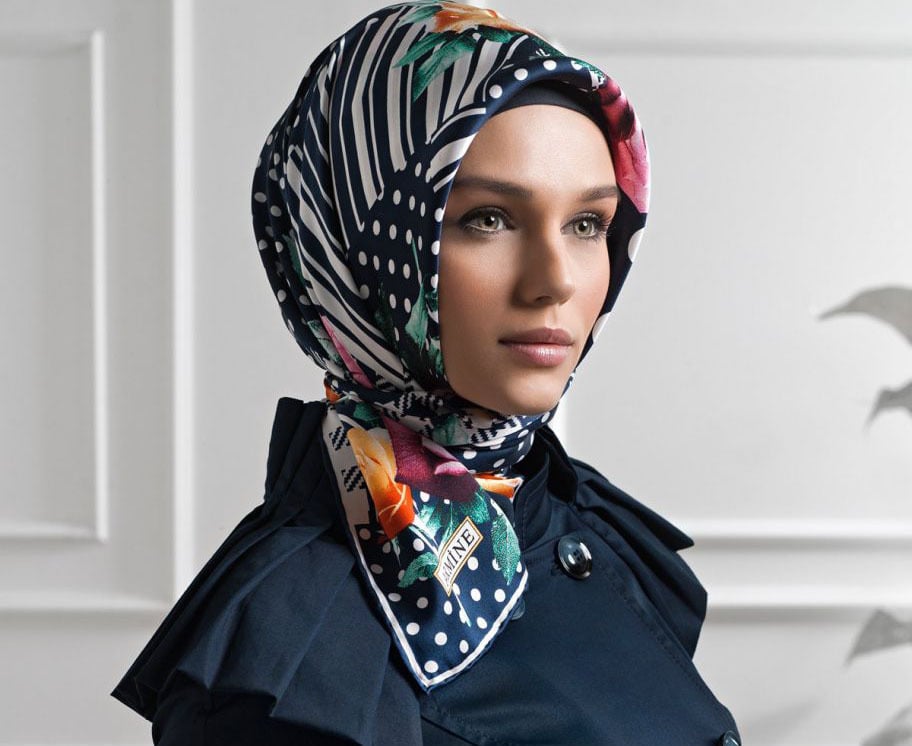 По верх платка была. Платок на голову. Красивые платки на голову. Хиджаб платок на голову. Мусульманские платки.