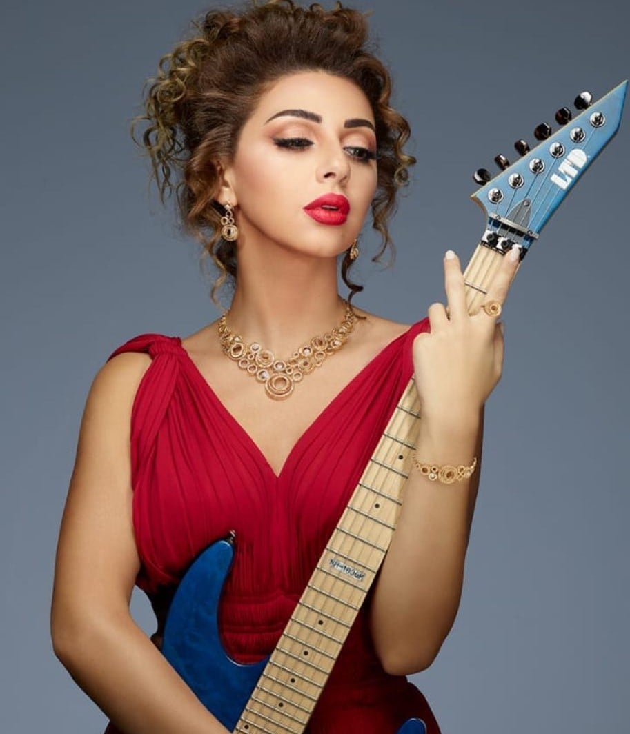Арабские песни певица. Мириам Фарес. Ливанская певица Фарес. Ливанская певица Мириам Фарес Ghamarni.