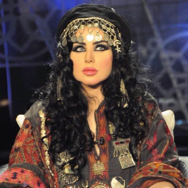 اجمل صور حليمة بولند بالازياء الخليجية أنوثة Ounousa موقع الموضة