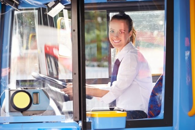 Tolkning av en dröm om att köra buss, har den specifika indikationer? | Kvinnlighet